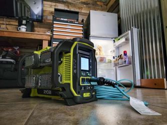 RYOBI ONE+ Portable Power Inverter ā