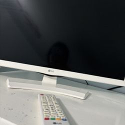 24 Inch White LG TV