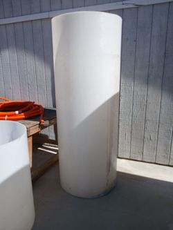 Water tank 200 gallon it's 6foot9inches tall and small tank inside 80 gal