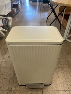 SONGMICS 13 Gallon Garbage Trash Can Wide Foot Pedal Soft Close Lid Flute Design - Cream White *open box*
