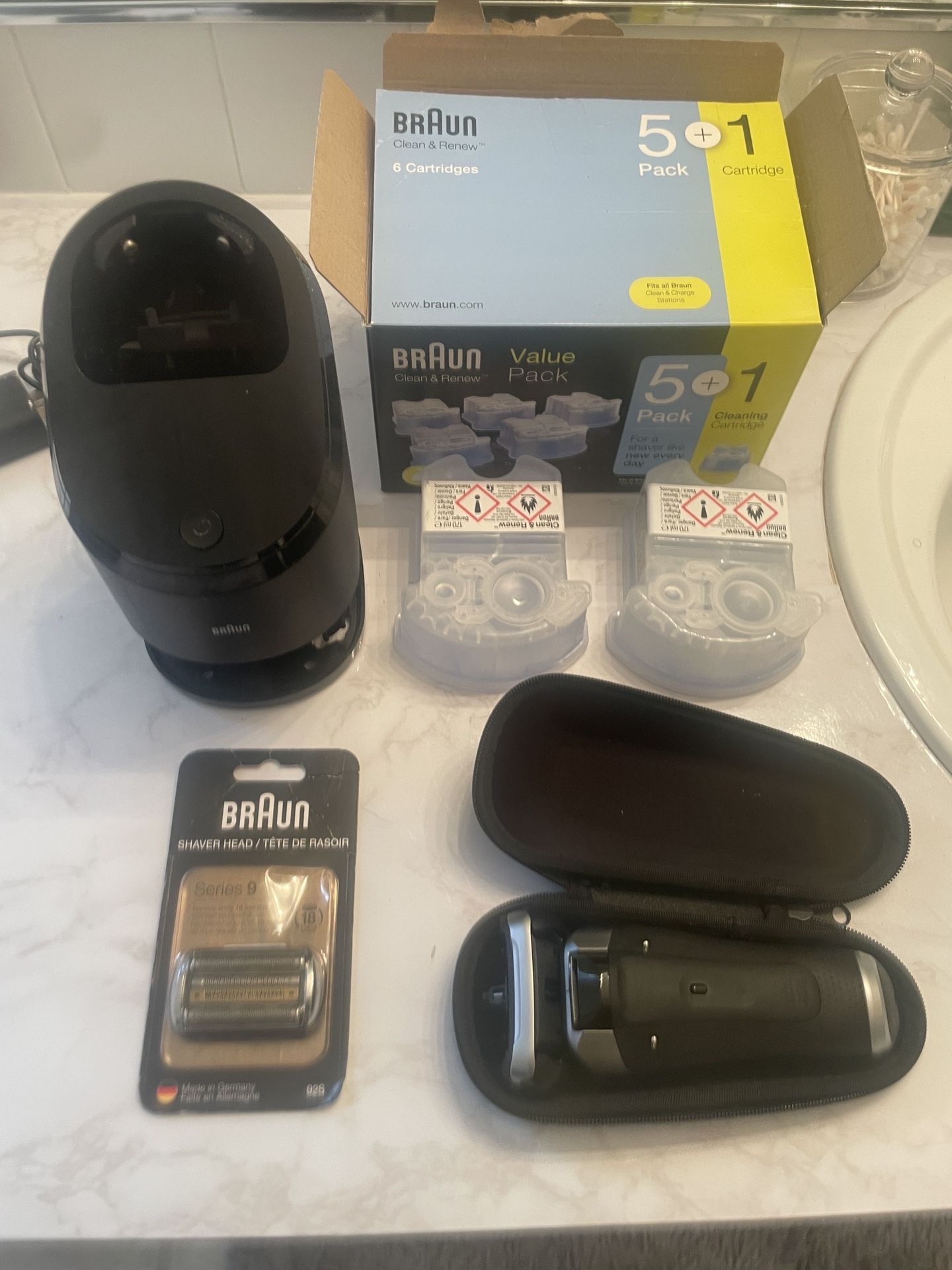 Braun Electric Razor for Men With Precision Beard Trimmer, Rechargeable, Wet & Dry Foil Shaver, Clean & Charge Station & Travel Case, Silver, 3 Piece