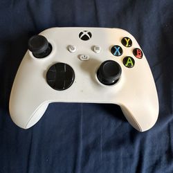Xbox One + Controller + Headset