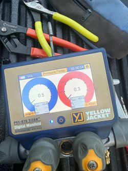 Yellow Jacket P51-870 Titan Digital Charging Manifold With Bluetooth
