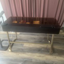 Beautiful office Desk Black/Gold