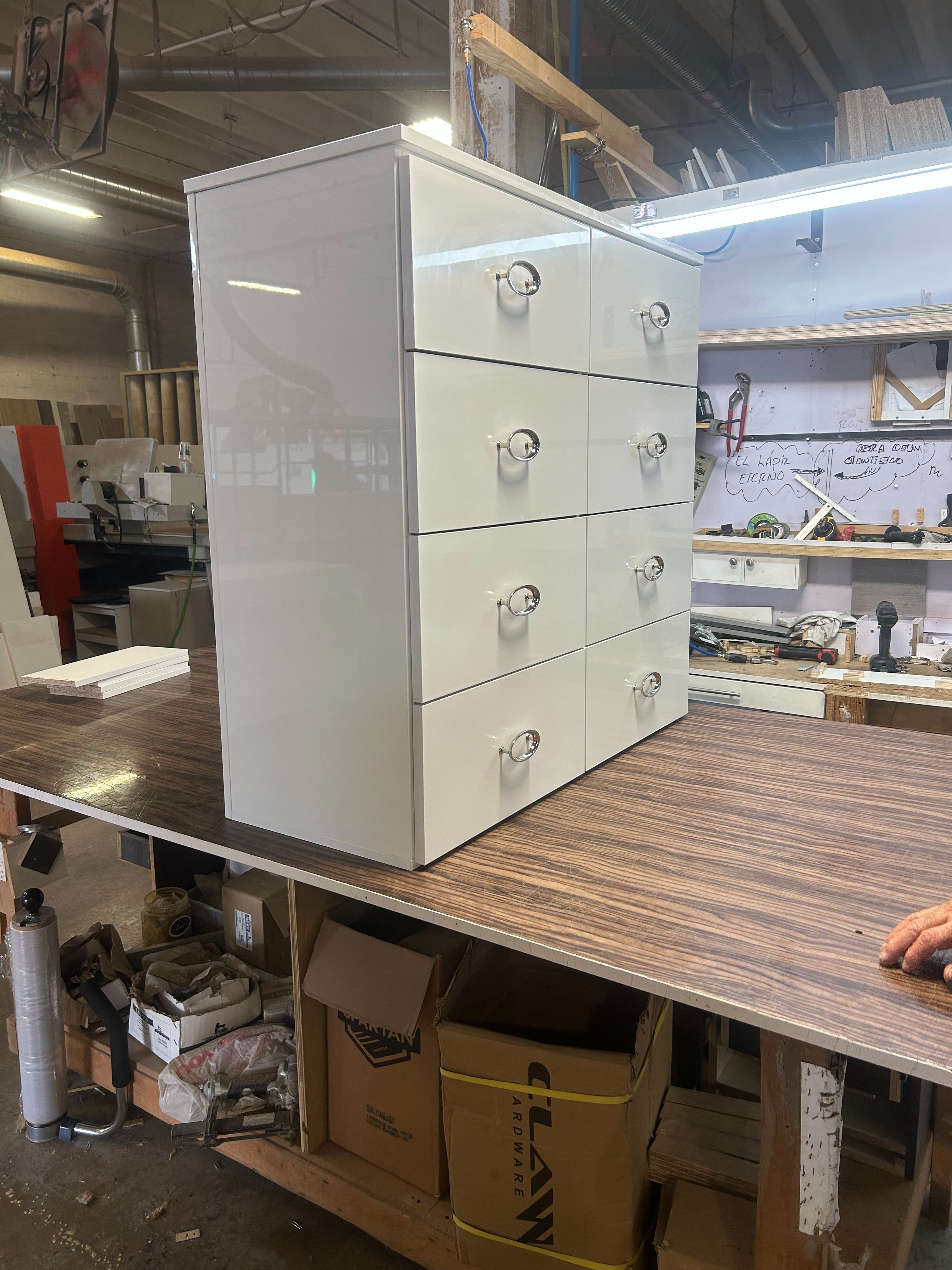 Dressers de 8 gavetas – modernos y espaciosos