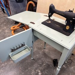 Singer Sewing Machine And Table. 