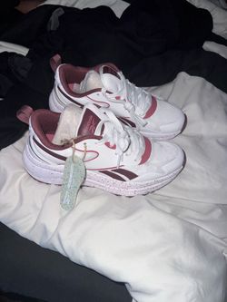 Reebok White and Mauve Sneakers with Tags size 6