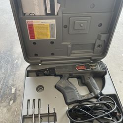 Senco DuraSpin DS200 Screw Fastening System  - Tool