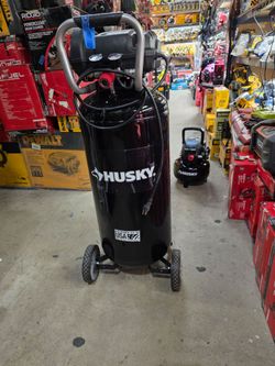 HUSKY CORDED PORTABLE 20 GALLONS AIR COMPRESSOR