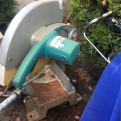 Makita 14 inch chop Saw needs work 