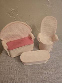 1984 Vintage Barbie doll furniture  only $10!