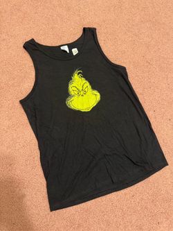 New Medium grinch Christmas t shirt tank top outfit
