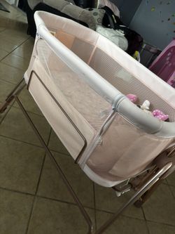 Pink Baby Crib/bassinet