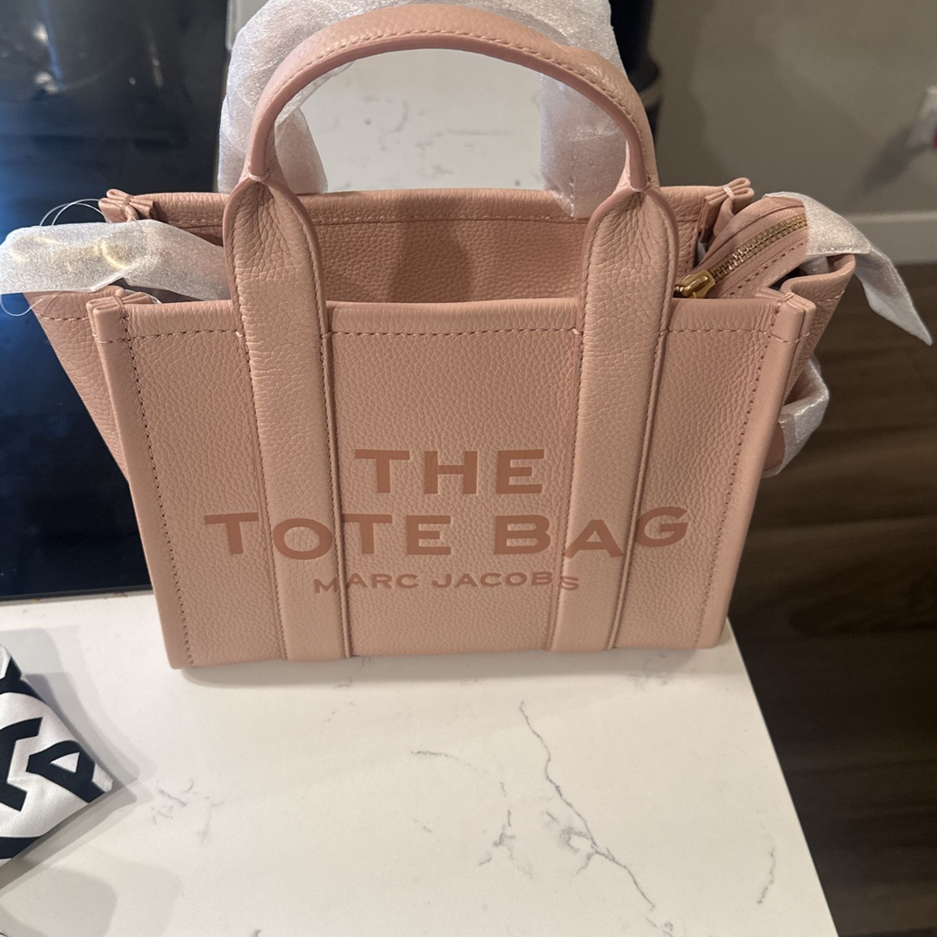 Marc Jacobs Tote Bag Never