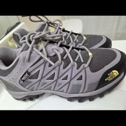 The North Face Shoes Size 8.5.  /9