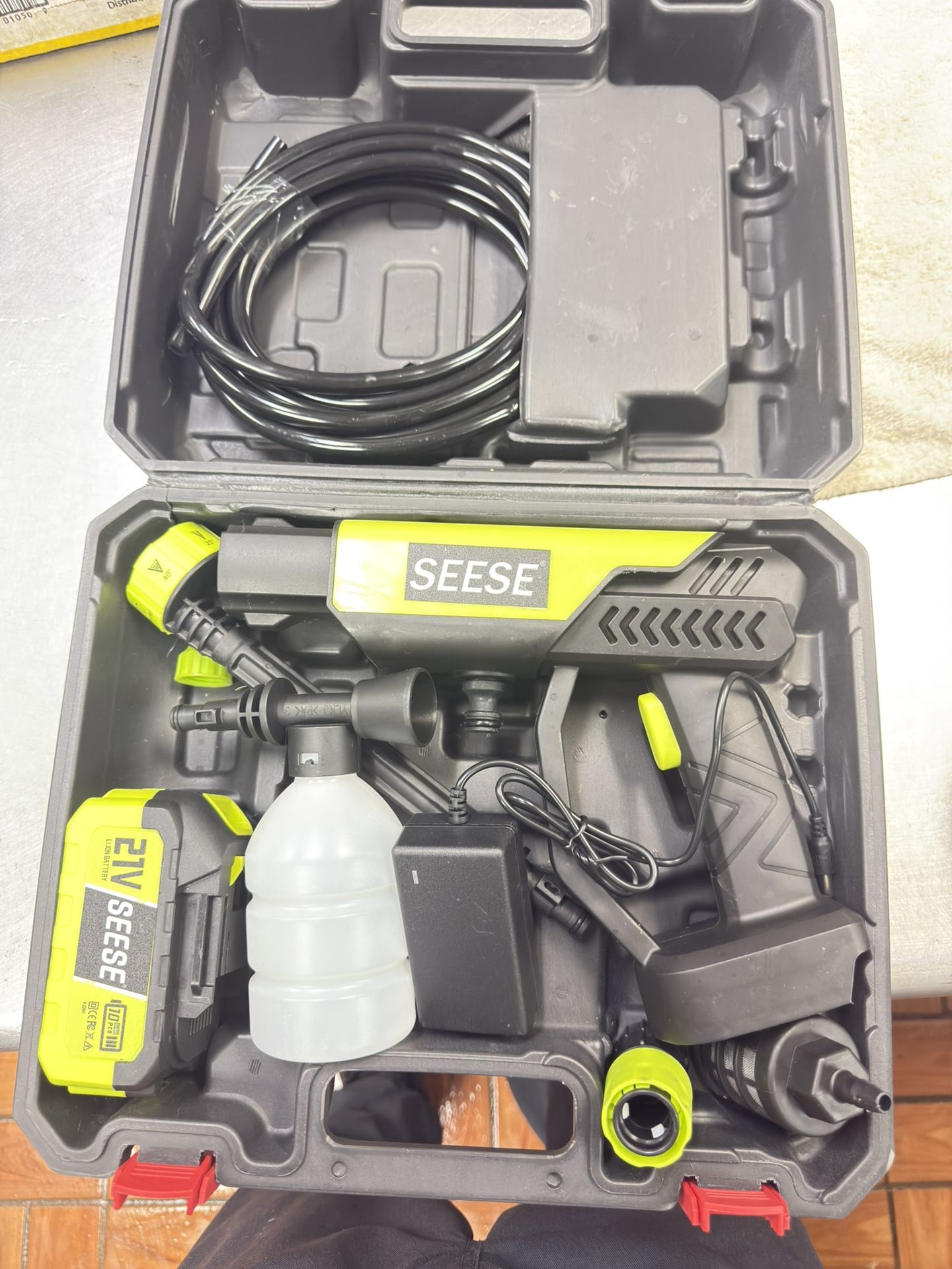 Portable Cordless Pressure Washer