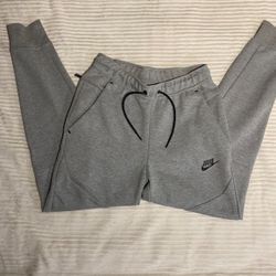 Nike Tech Sweatpants
