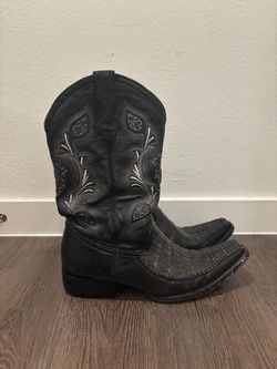 Black boots, 10-10.5 Men’s