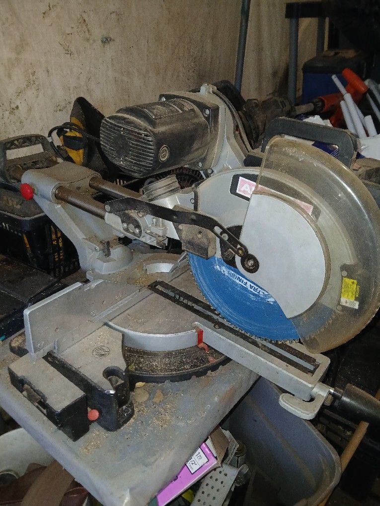 Admiral Dual Bevel Miter Saw