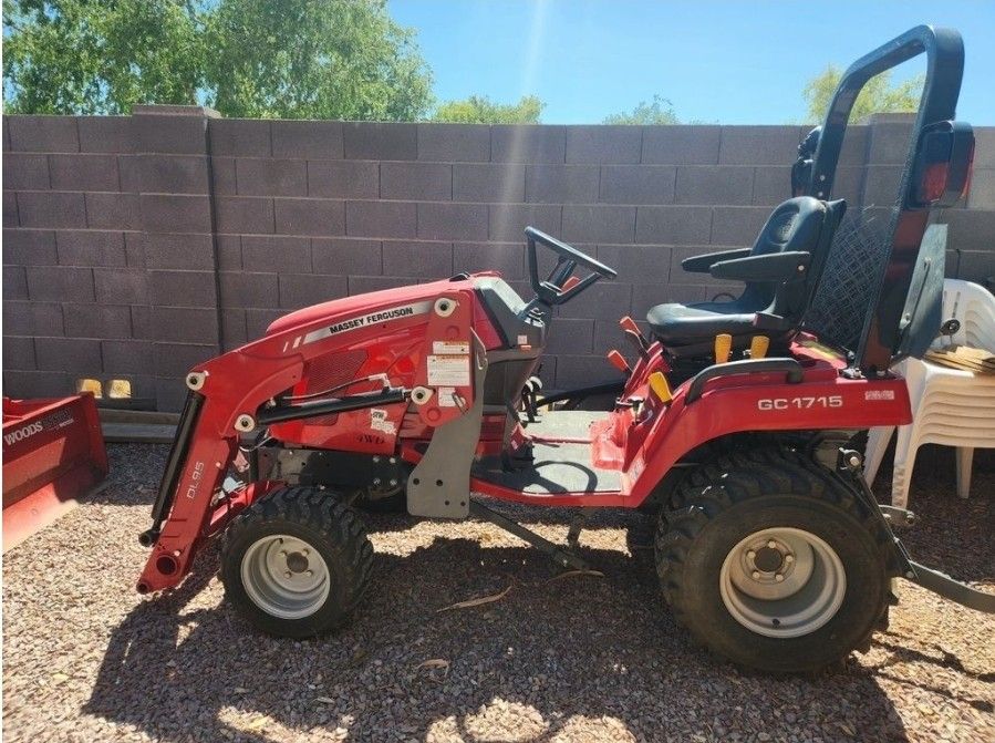 Massey Ferguson GC1715 Tractor