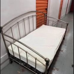 Trundle style daybed-$400 or best offer