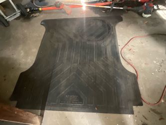 Husky bedliner ram 1500 great condition