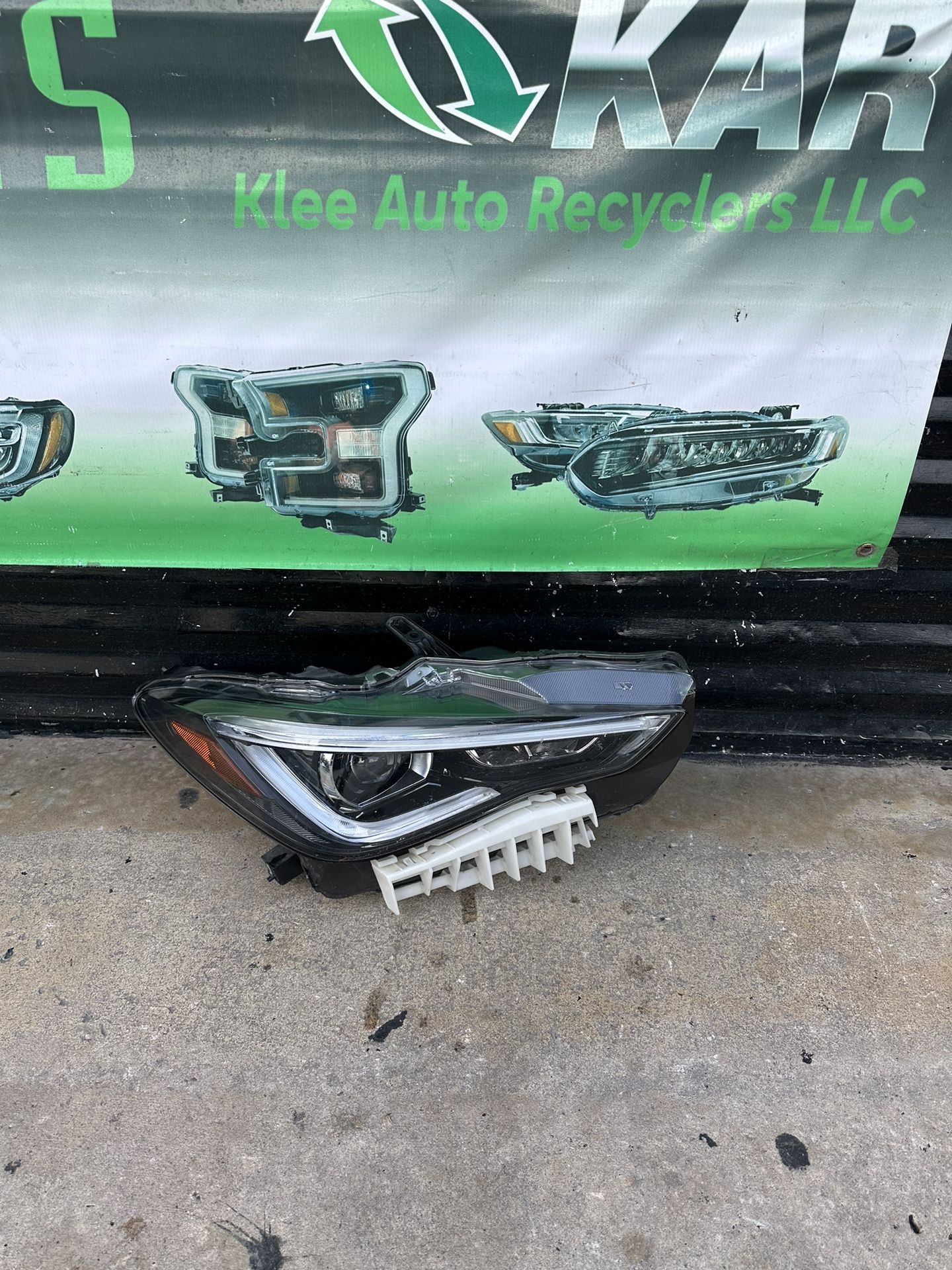 2017-2022 Infiniti Q60 Headlight Oem