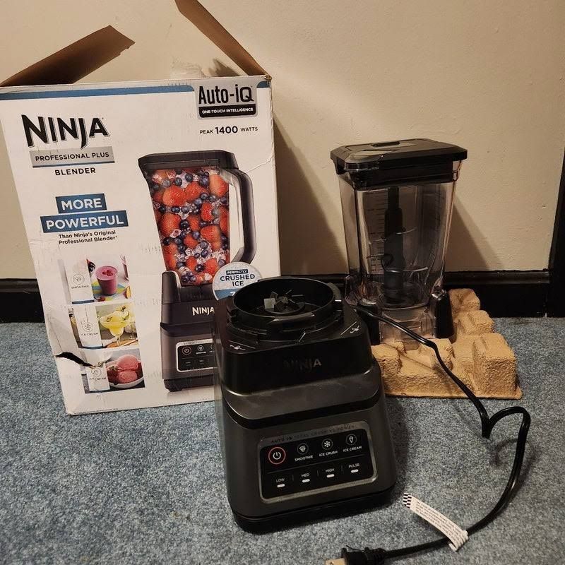 Ninja BN701C, Professional Plus Blender with 72oz Pitcher and Auto Ninja® Professional Plus Blender with Auto iQ® and 72 oz.* Total Crushing  Pitcher & Lid, BN700