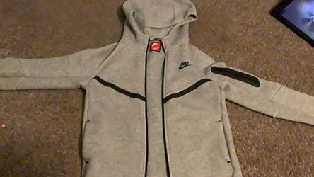 Youth medium gray Nike tech sweatsuit