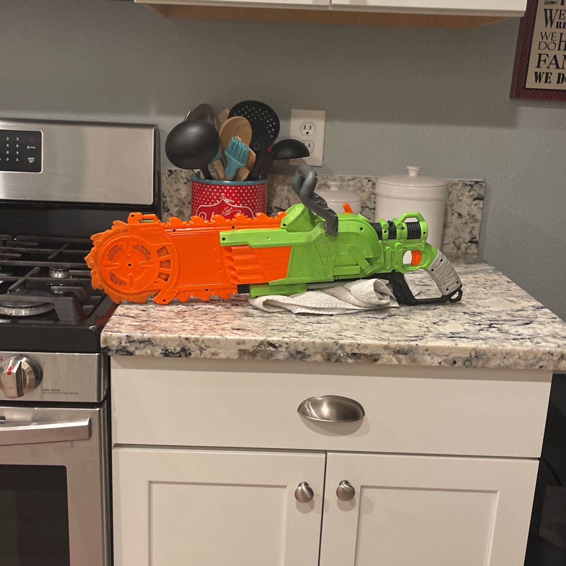 Chainsaw, Nerf Gun