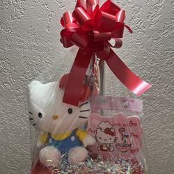 Hello Kitty & Plushy 