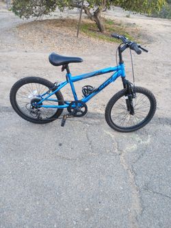 Huffy Summit Ridge Mountain Bike 20 In Kids Bike