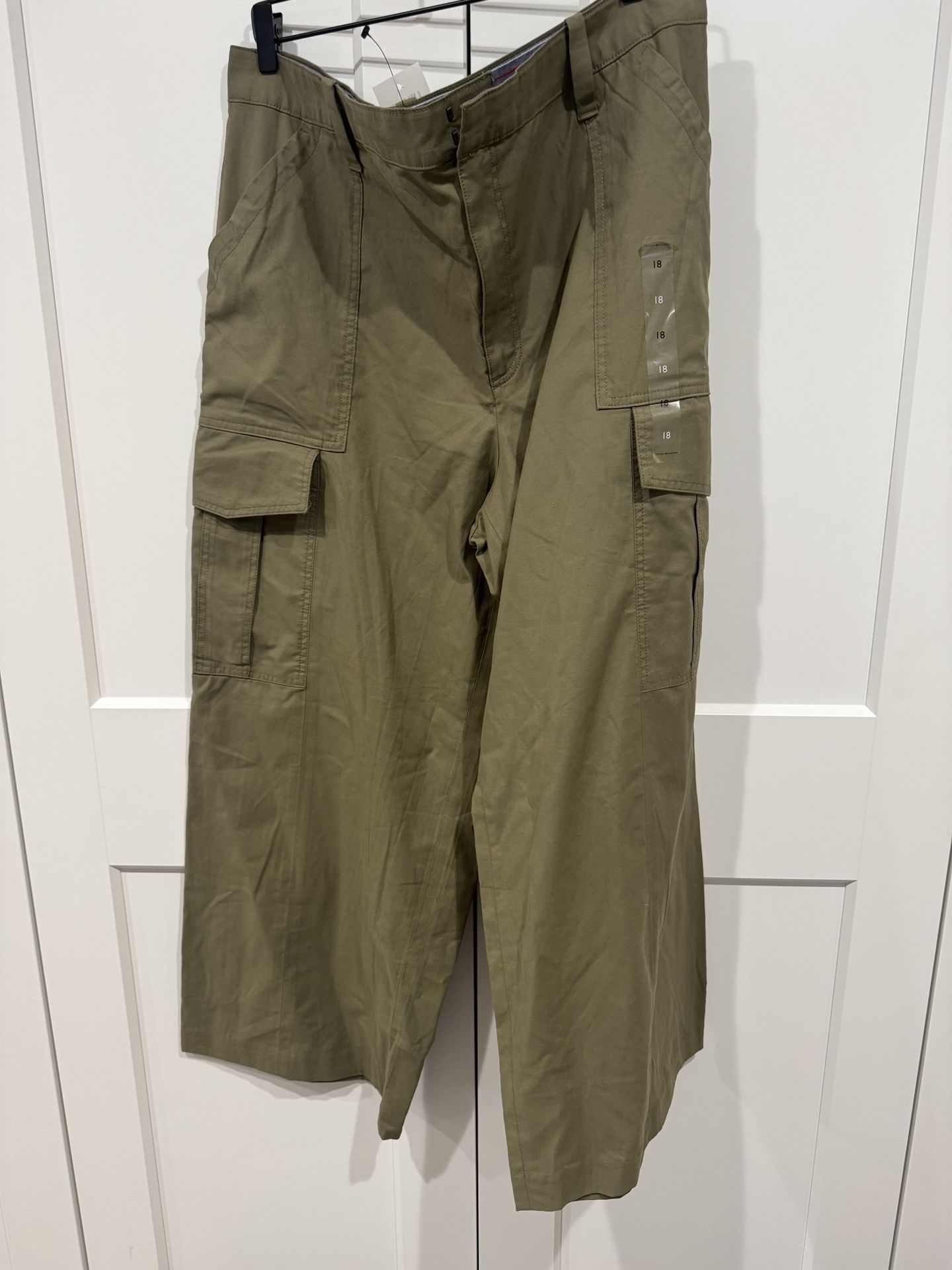 NWT Tommy Hilfiger Olive Green Cargo Pants, Size 18