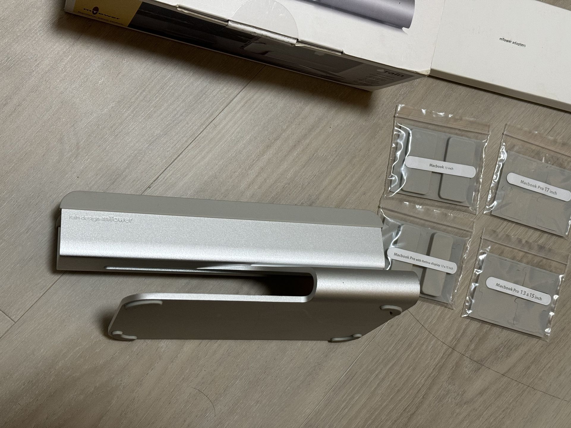 Rain Design MacBook Aluminum Vertical Stand Dock Mtower