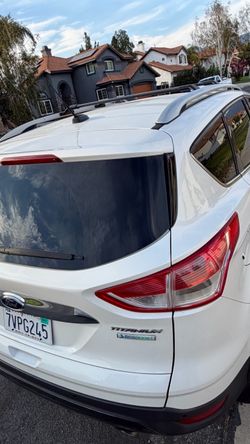 2014 Ford Escape  titanium