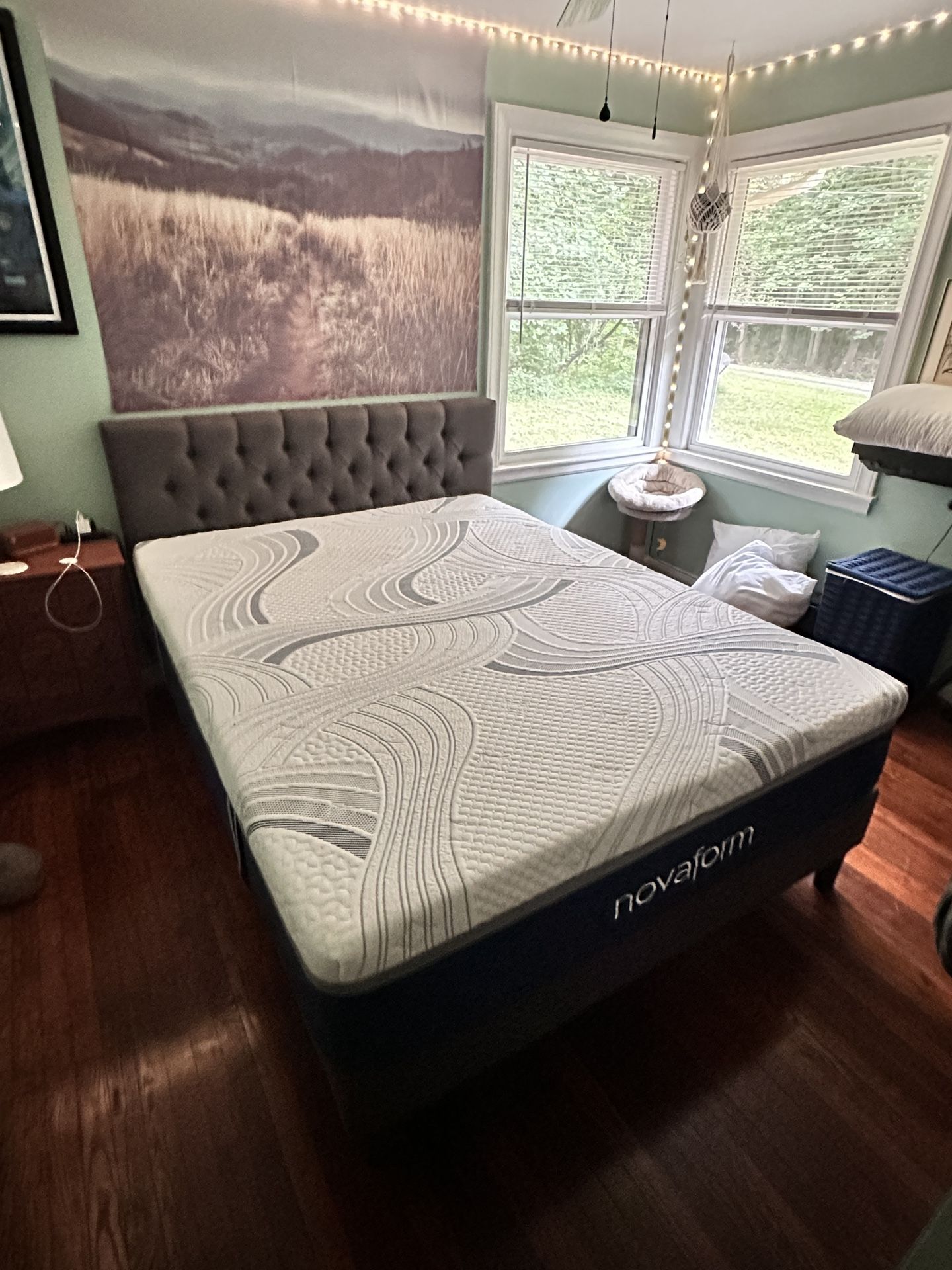 Novaform 14” ComfortGrande Advanced Gel Memory Foam Mattress (Queen, Like New)