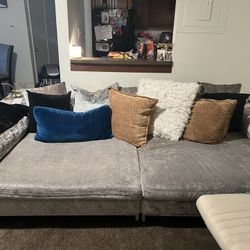 Value City Sectional 