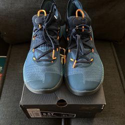 UA BGS Curry 6 Size: 6.5Y