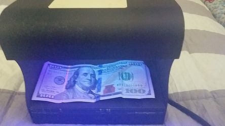 counterfeit money detector