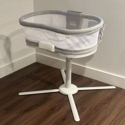 Halo Bassinet Luxe + 2 x Kyte Bassinet Sheets