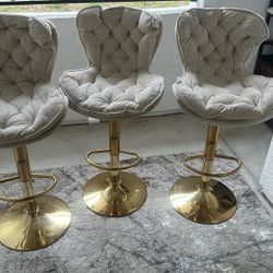 4 Bar Stools