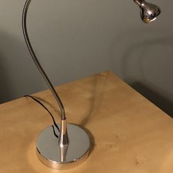 Halogen Mini Desk Lamp With Bendable Stem