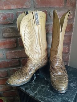 Hondo snake skin boots 9