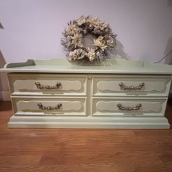 LANE cedar Chest ( Refurbished) 
