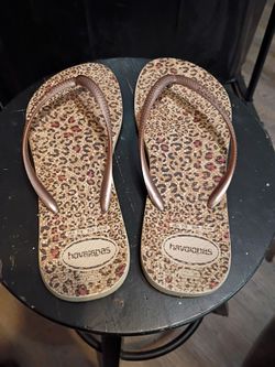 Havaiana Slim Animals Flip Flops. Size 8.