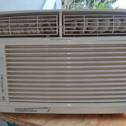Window A/C Air Conditioner Units - Working