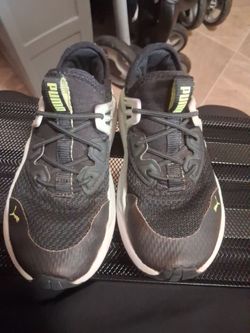 Black & Neon kid Pumas