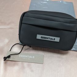 Men’s Essentials Sling Bag In Dark Slate/Stretch Limo/Black