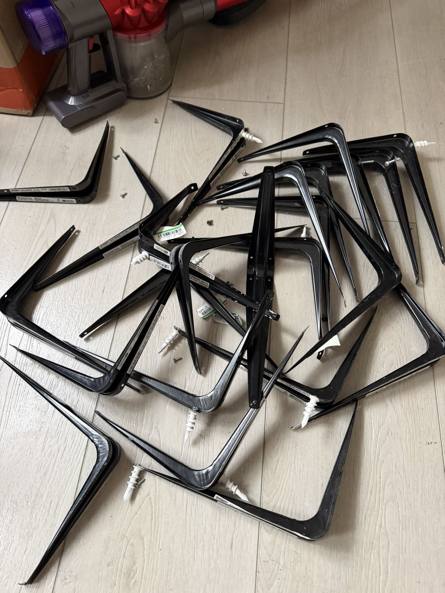 20 + Shelf Bracket