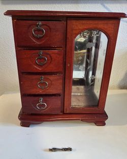 Vintage Jewelry Box